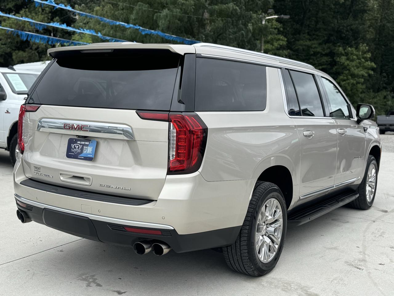 GMC Yukon XL Denali 4WD 2021
