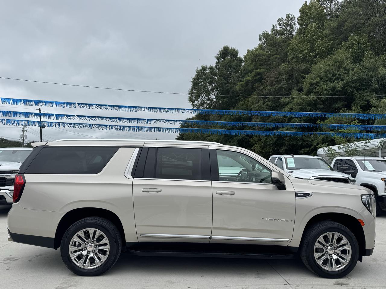 GMC Yukon XL Denali 4WD 2021