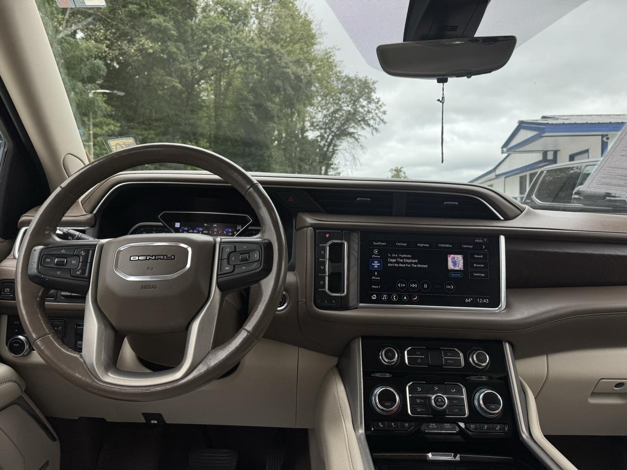 GMC Yukon XL Denali 4WD 2021