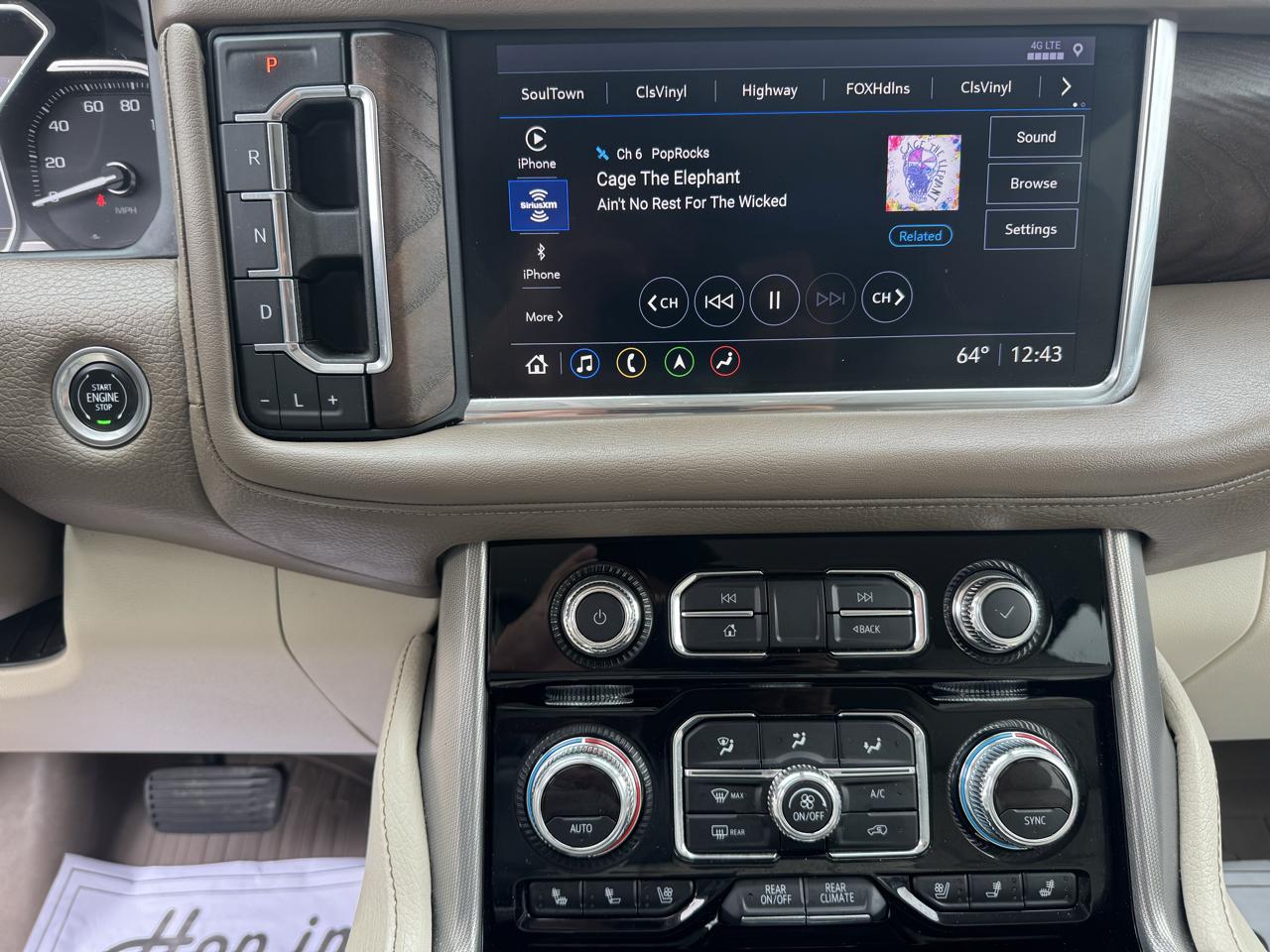 GMC Yukon XL Denali 4WD 2021