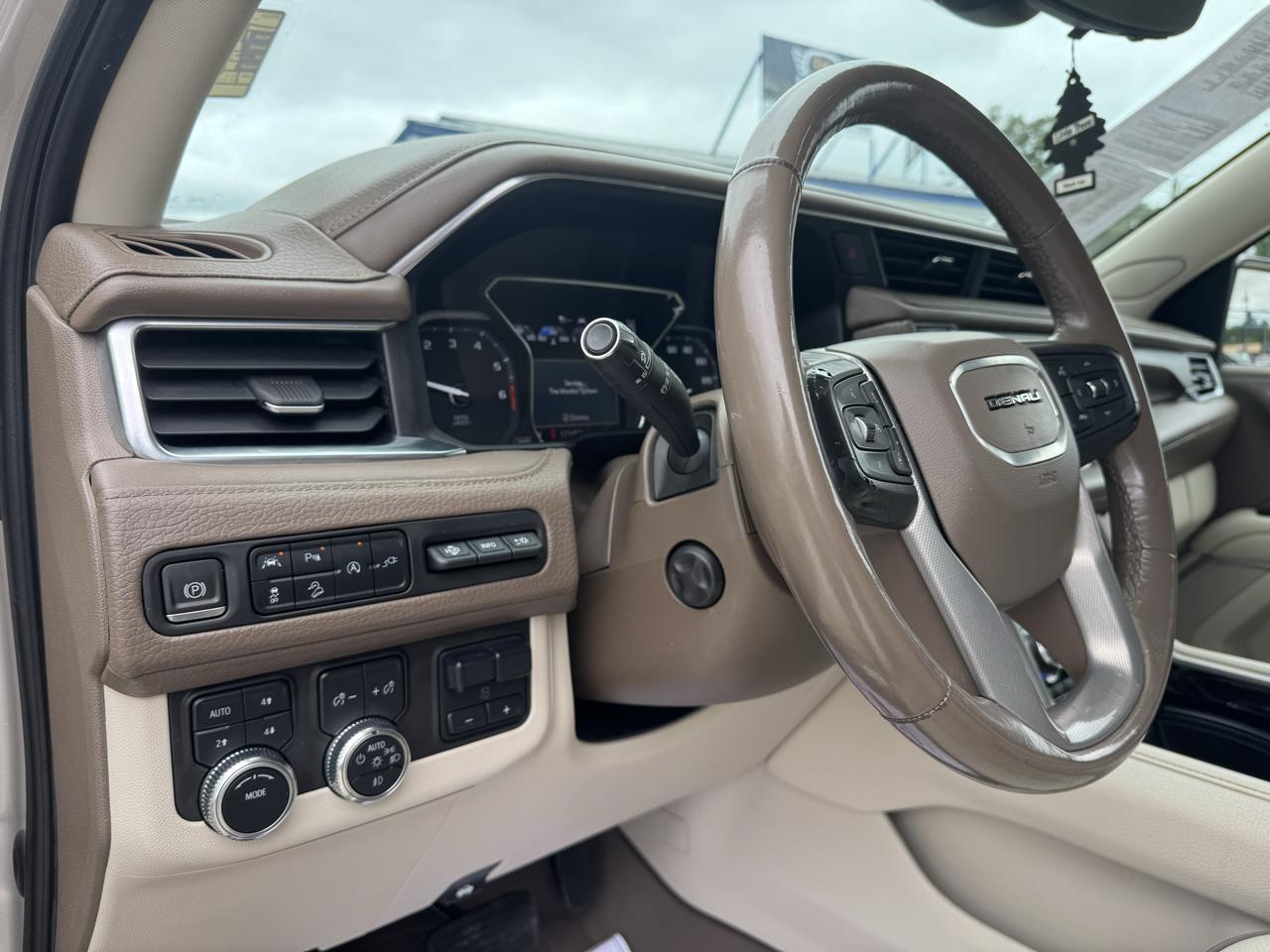 GMC Yukon XL Denali 4WD 2021