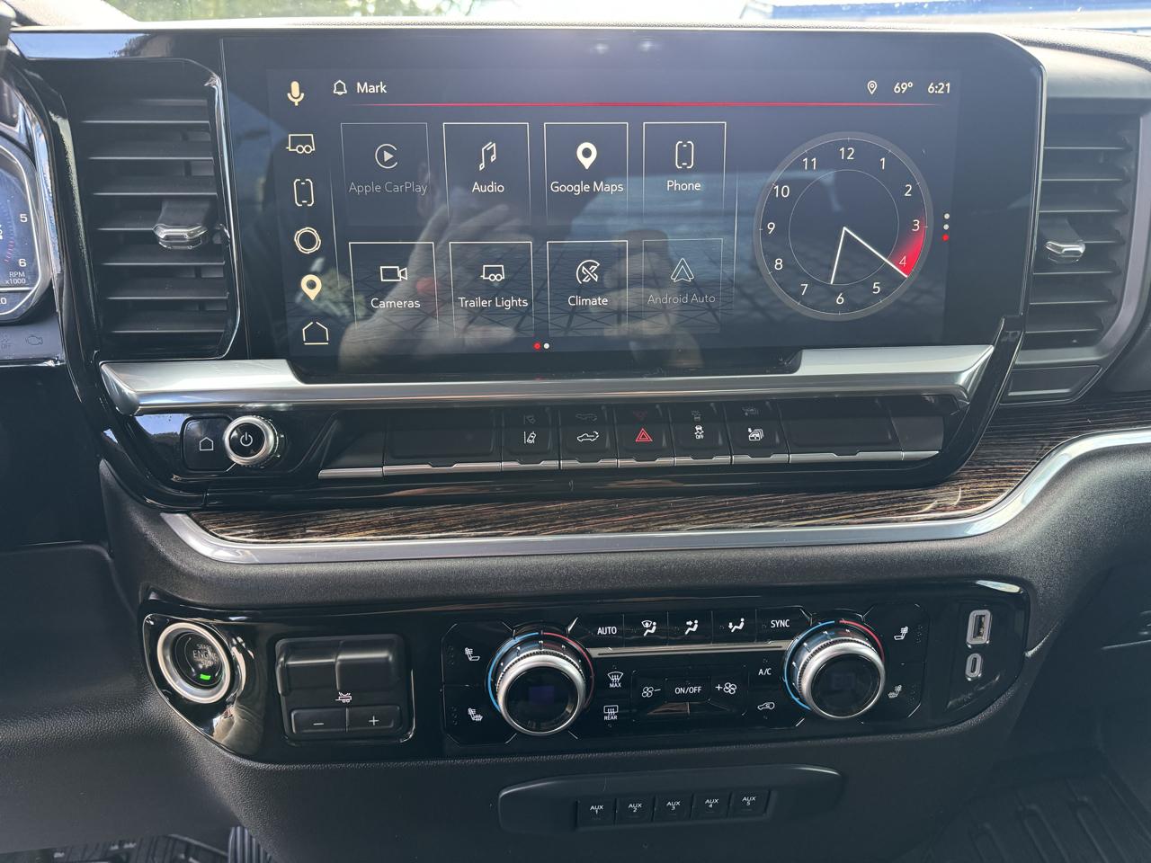 GMC Sierra 2500HD SLE Crew Cab 4WD 2024
