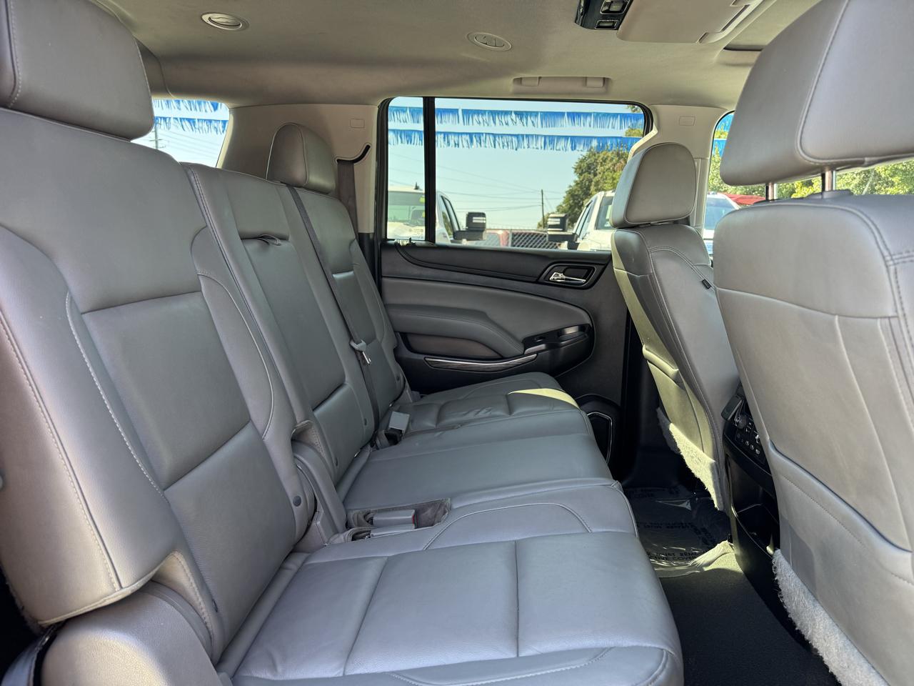 Chevrolet Suburban LT 4WD 2019