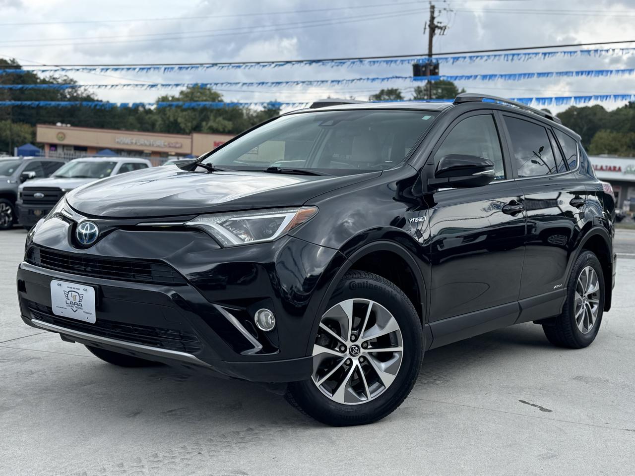 Toyota RAV4 Hybrid XLE 2017