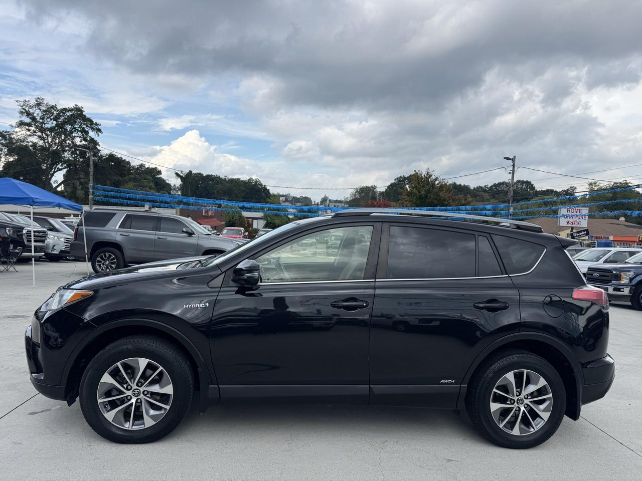 Toyota RAV4 Hybrid XLE 2017