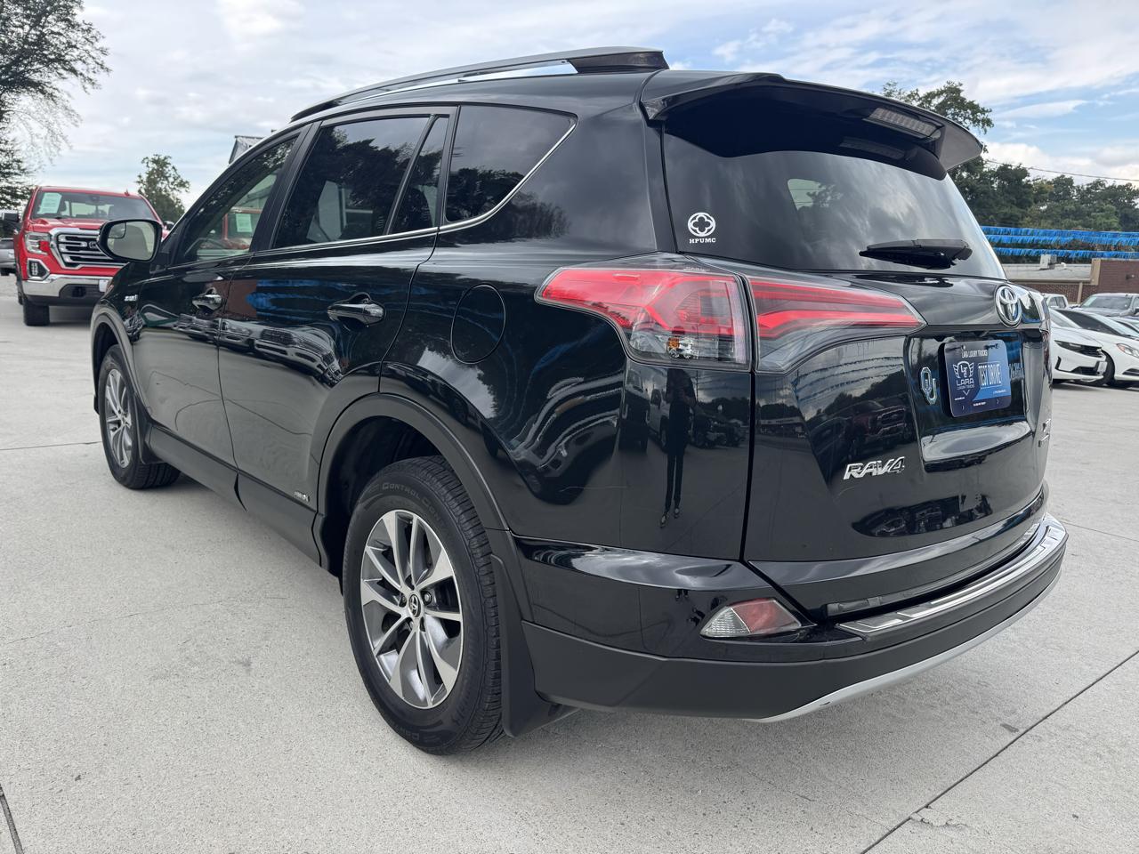 Toyota RAV4 Hybrid XLE 2017