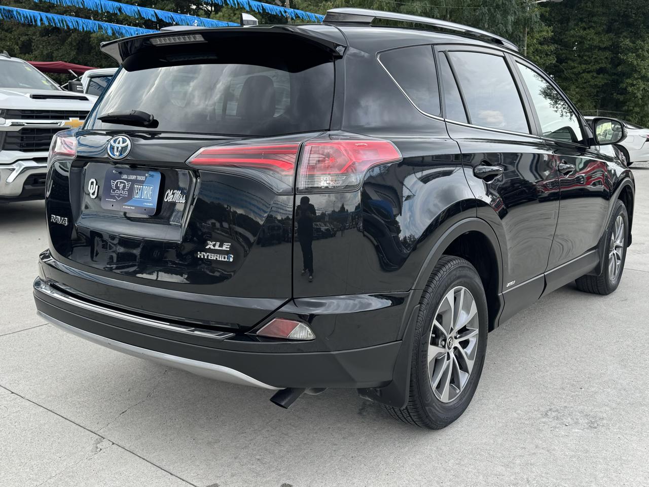 Toyota RAV4 Hybrid XLE 2017