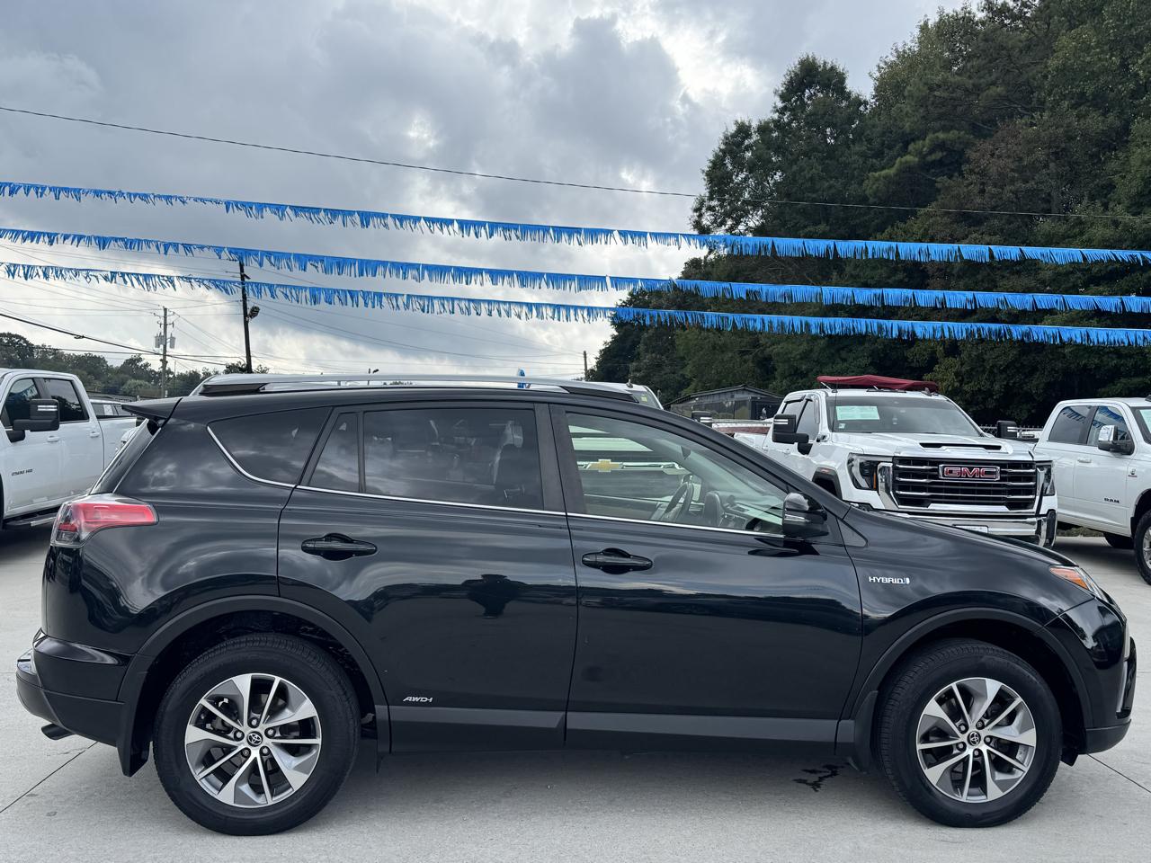 Toyota RAV4 Hybrid XLE 2017