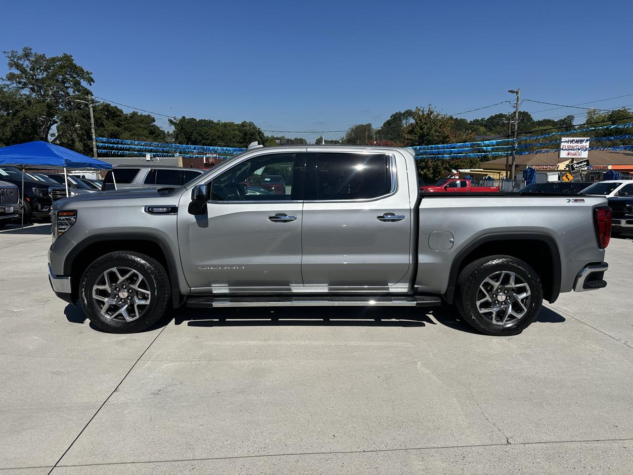 GMC Sierra 1500 SLT Crew Cab 4WD 2024