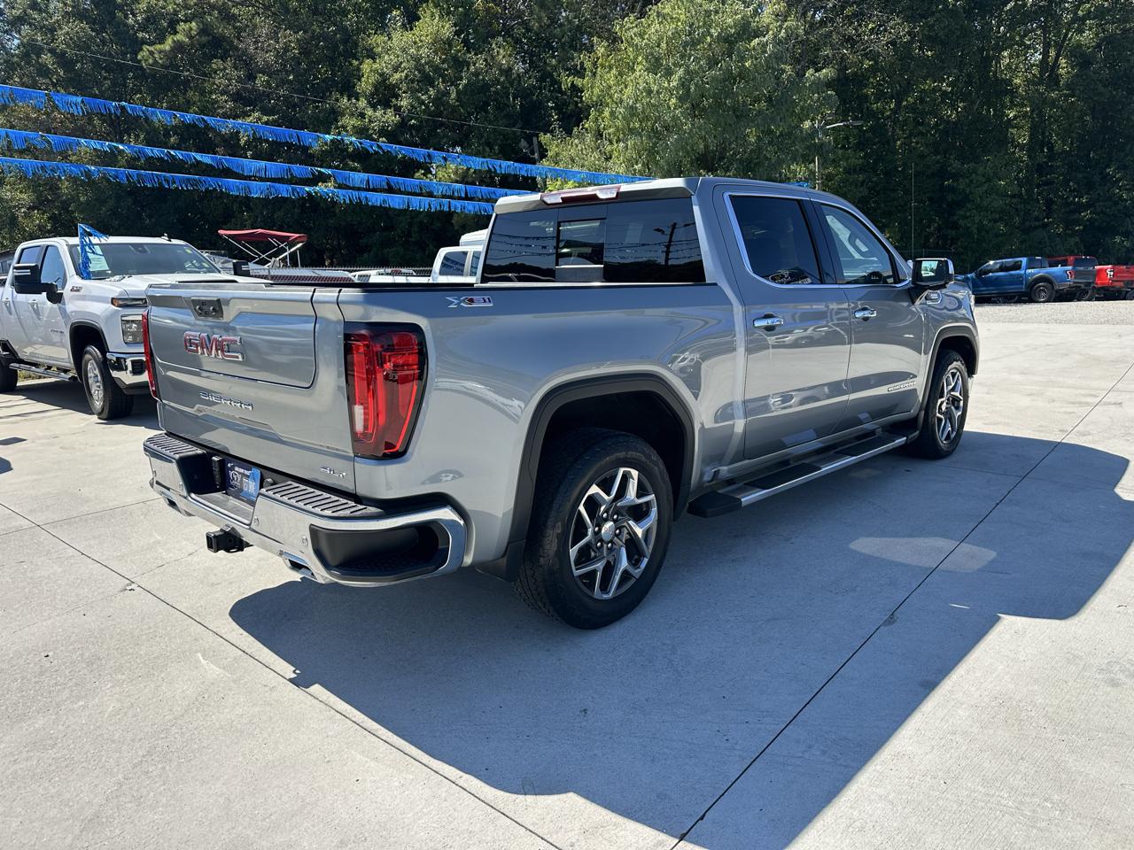 GMC Sierra 1500 SLT Crew Cab 4WD 2024