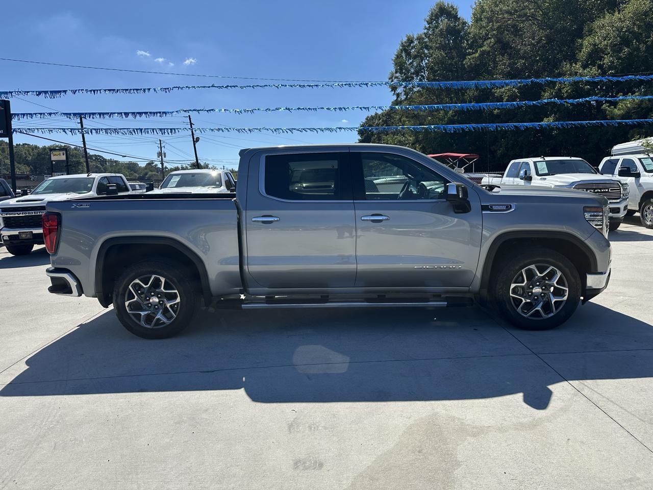 GMC Sierra 1500 SLT Crew Cab 4WD 2024