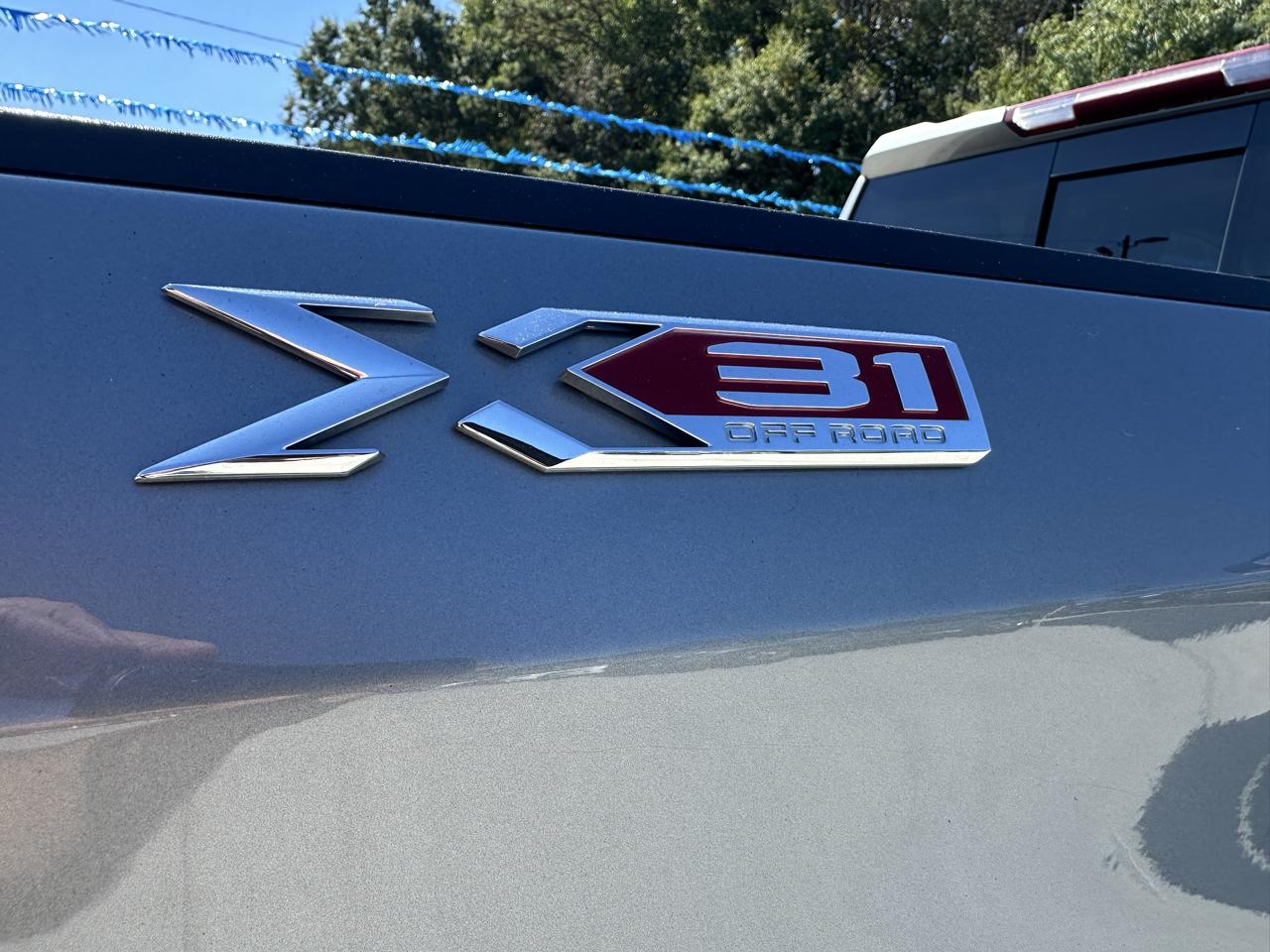 GMC Sierra 1500 SLT Crew Cab 4WD 2024