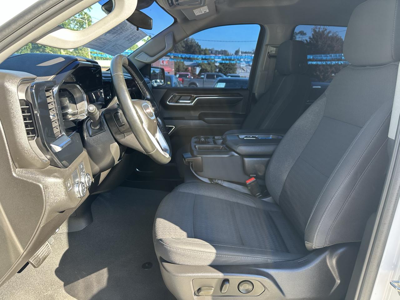GMC Sierra 1500 SLE Crew Cab 2WD 2024