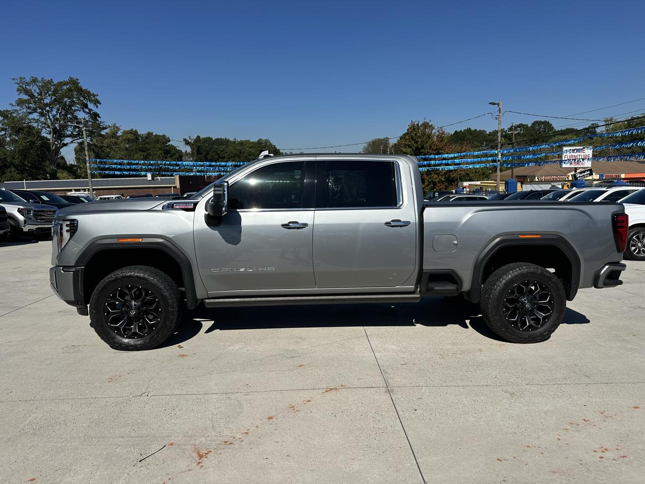 GMC Sierra 2500HD Denali Crew Cab 4WD SB 2024