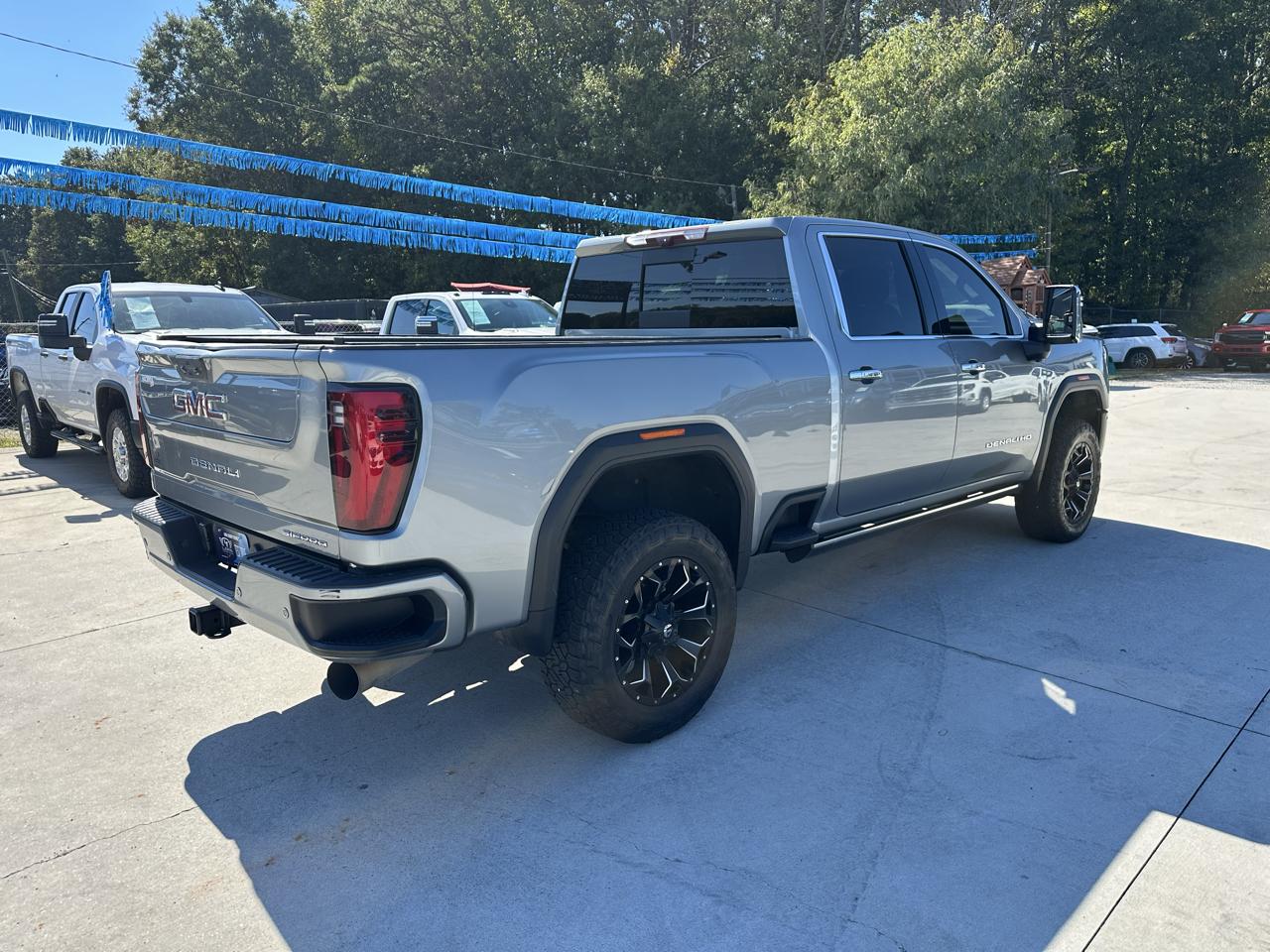 GMC Sierra 2500HD Denali Crew Cab 4WD SB 2024