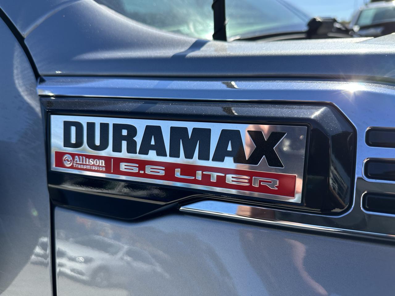 GMC Sierra 2500HD Denali Crew Cab 4WD SB 2024