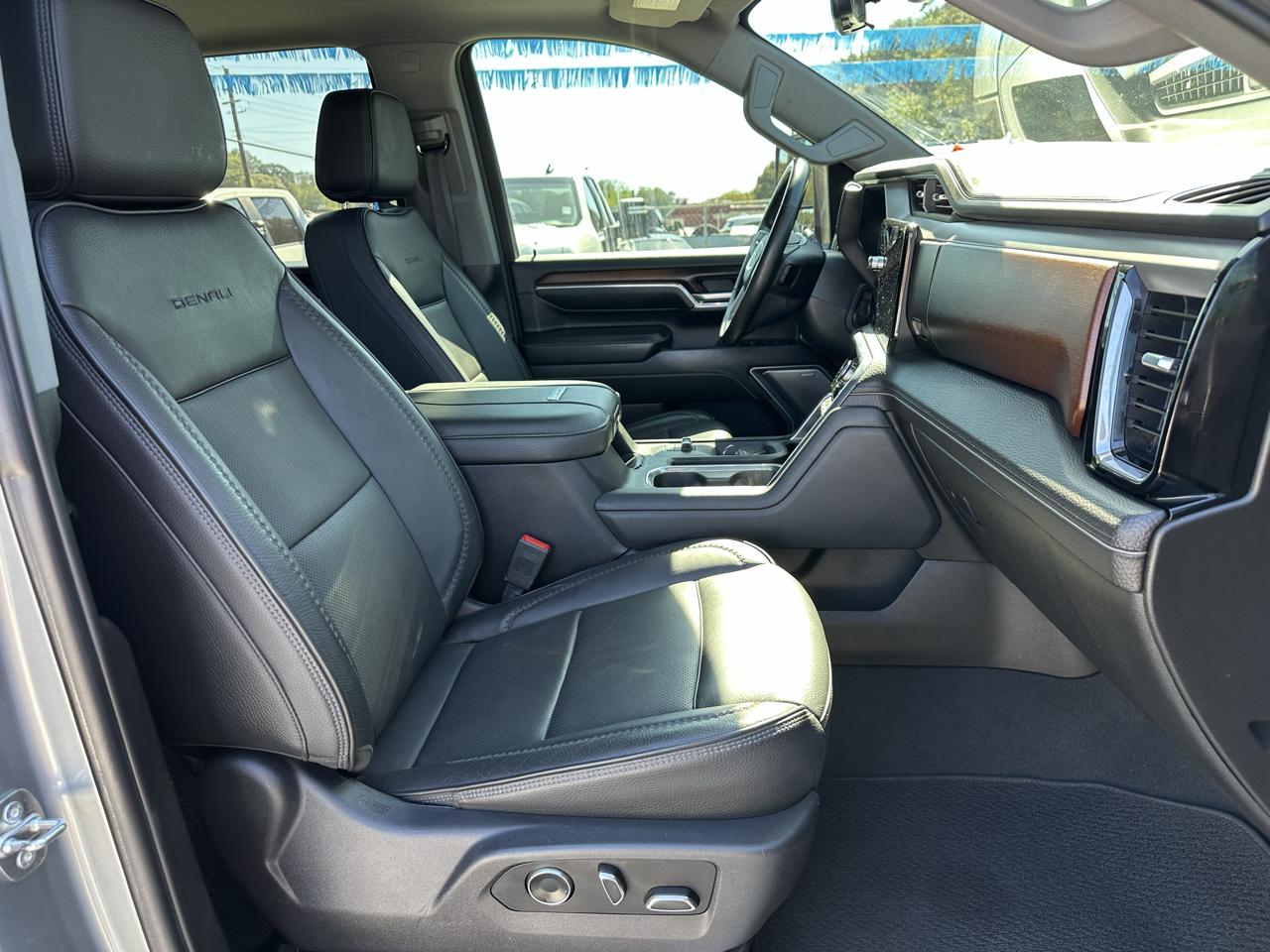 GMC Sierra 2500HD Denali Crew Cab 4WD SB 2024
