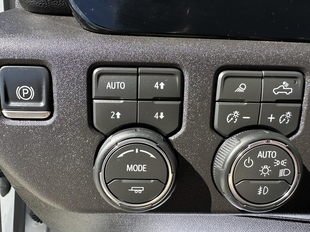 Chevrolet Silverado 3500HD LTZ Crew Cab 4WD 2026
