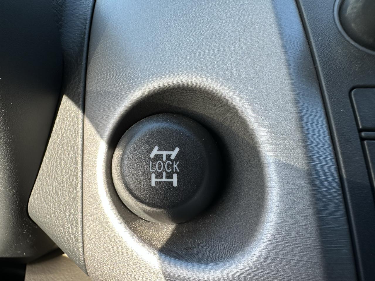 Toyota RAV4 Base I4 4WD 2008