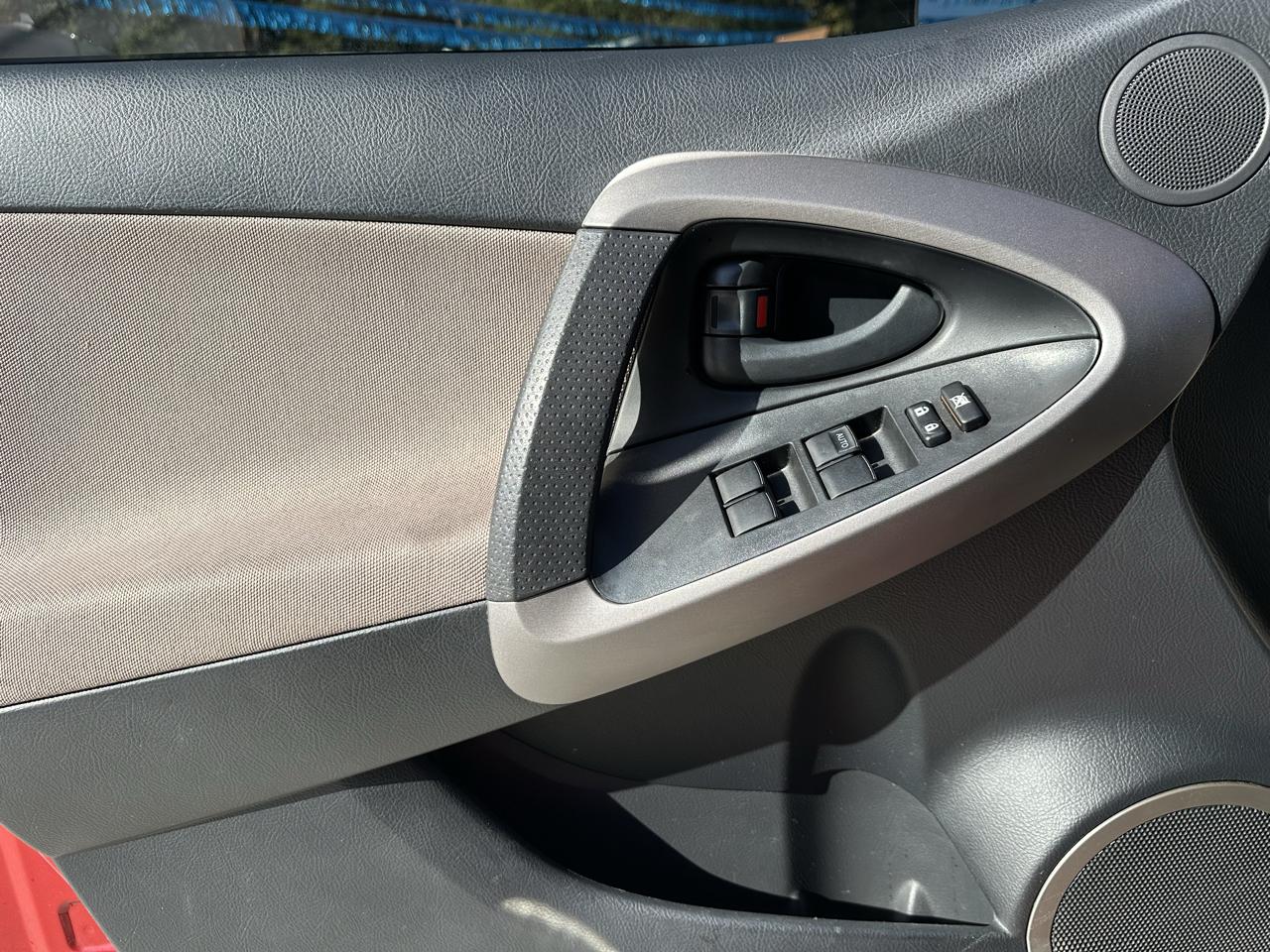 Toyota RAV4 Base I4 4WD 2008