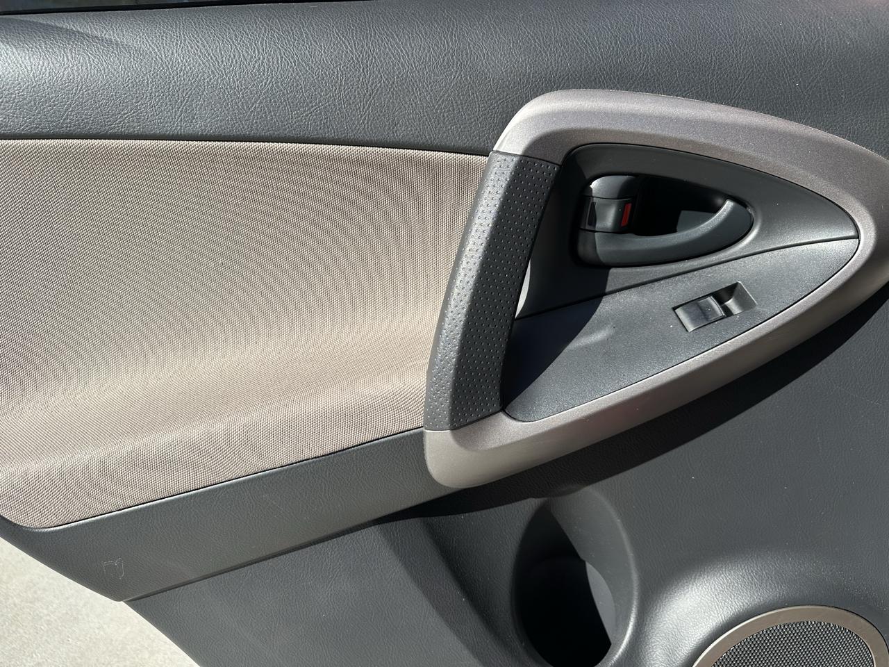 Toyota RAV4 Base I4 4WD 2008