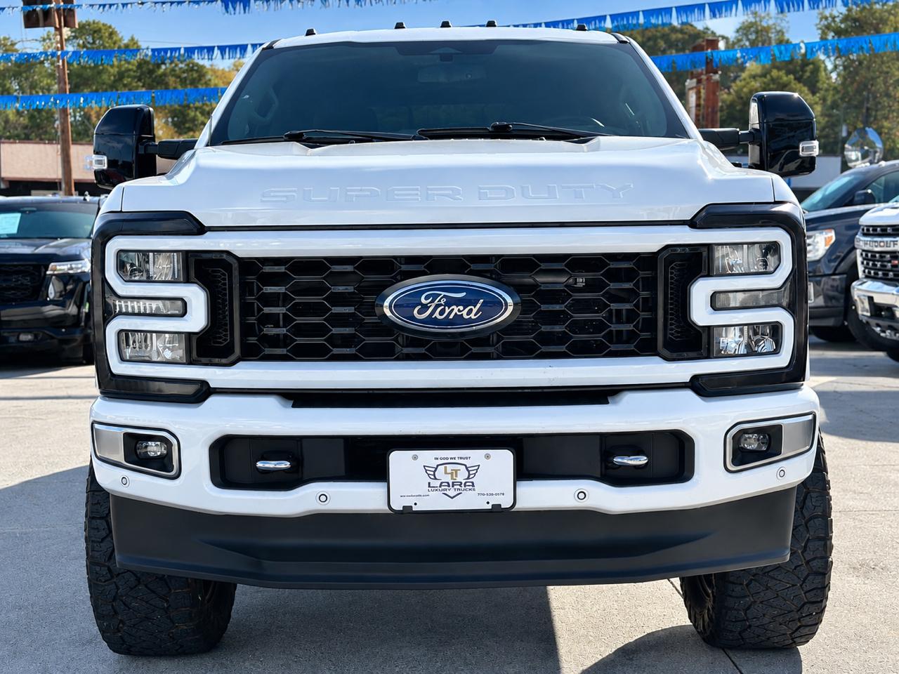 Ford F-350 SD Lariat Crew Cab Long Bed 4WD 2023