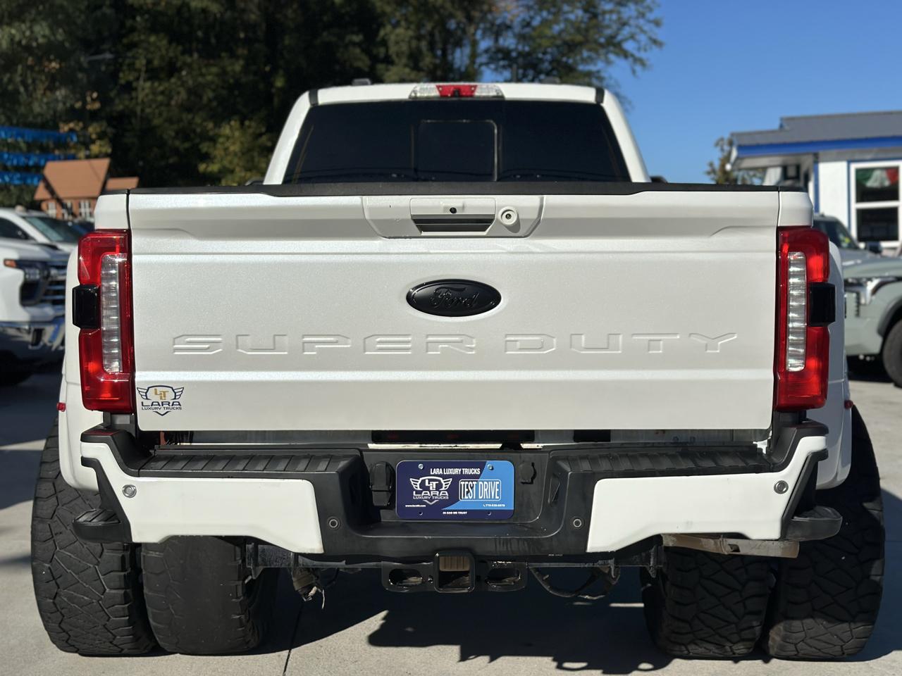 Ford F-350 SD Lariat Crew Cab Long Bed 4WD 2023
