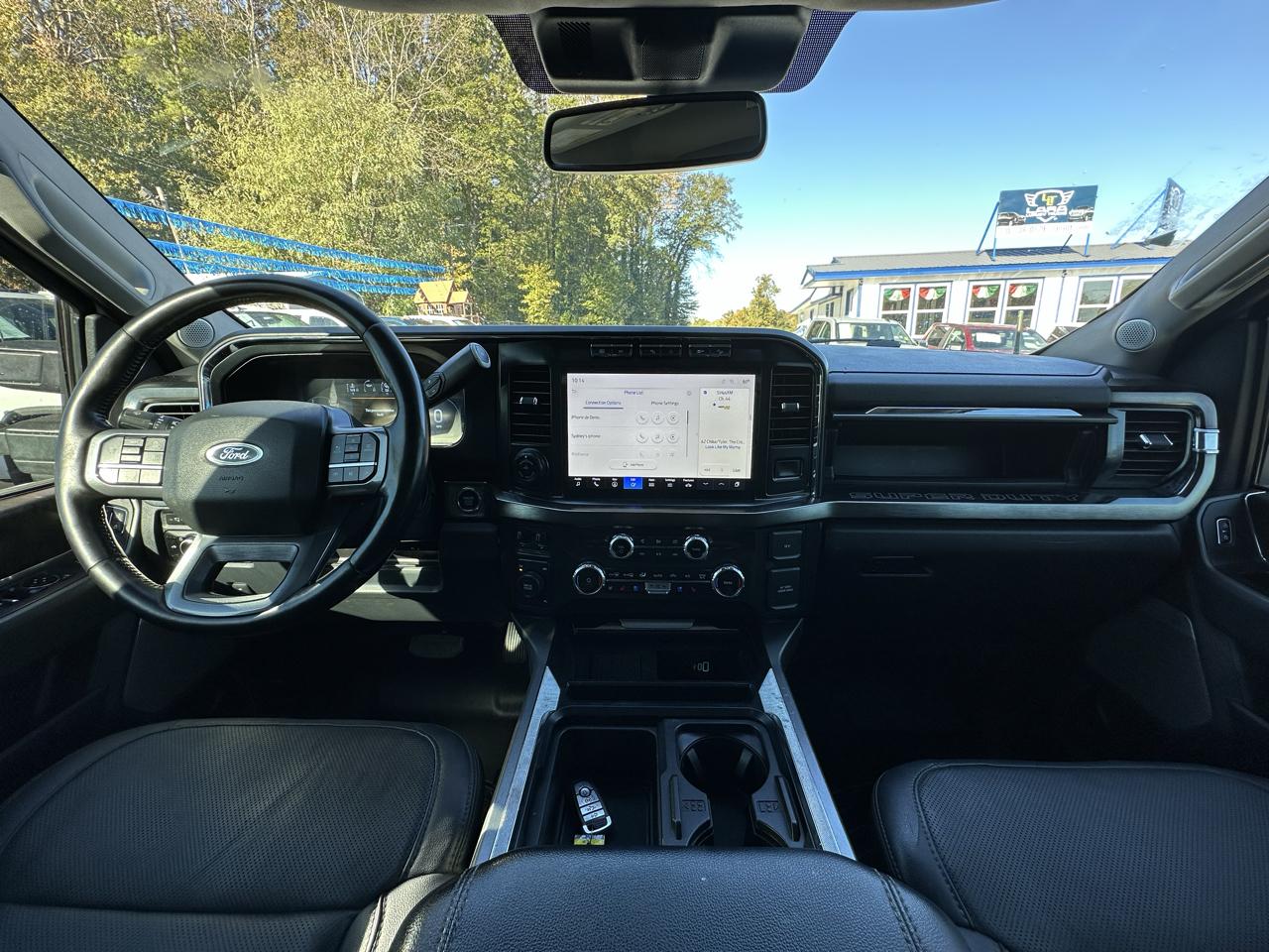 Ford F-350 SD Lariat Crew Cab Long Bed 4WD 2023