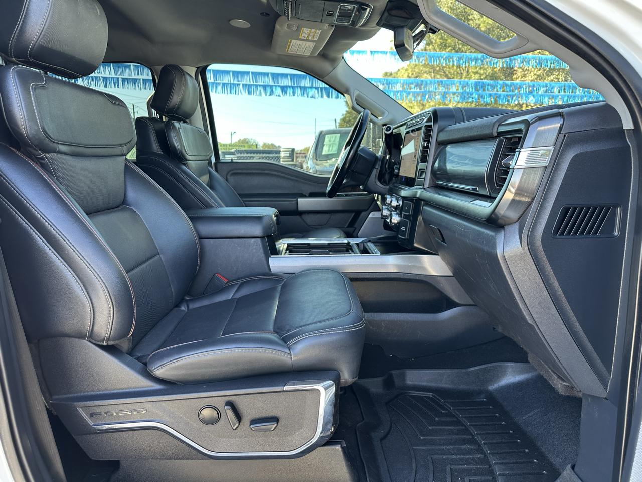 Ford F-350 SD Lariat Crew Cab Long Bed 4WD 2023