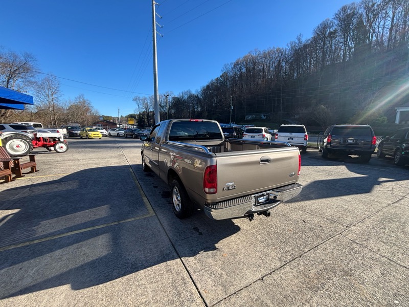 Ford F-150 2WD SuperCab 145" XLT 2003