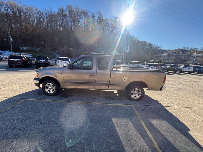 Ford F-150 2WD SuperCab 145" XLT 2003