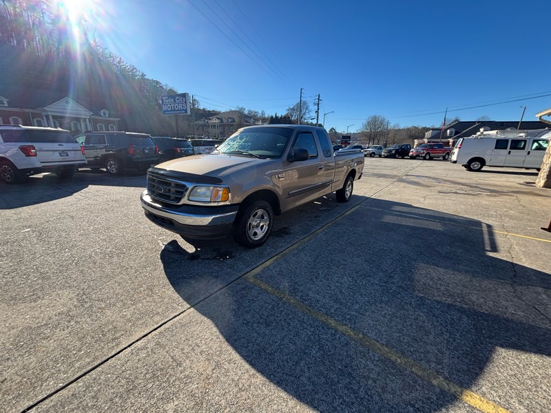 Ford F-150 2WD SuperCab 145" XLT 2003