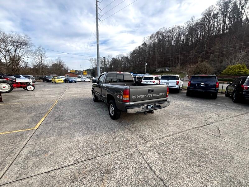 Chevrolet Silverado 1500 Short Bed 4WD 2002