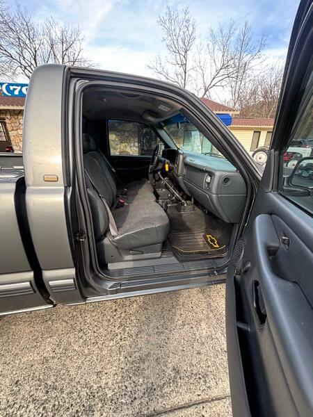 Chevrolet Silverado 1500 Short Bed 4WD 2002