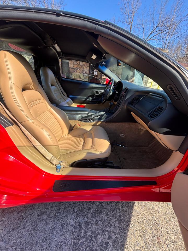 Chevrolet Corvette 2dr Cpe 2004