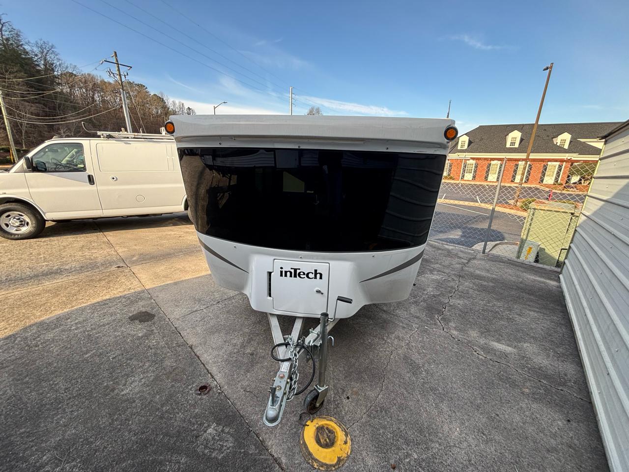 Intech Trailers Luna  2022