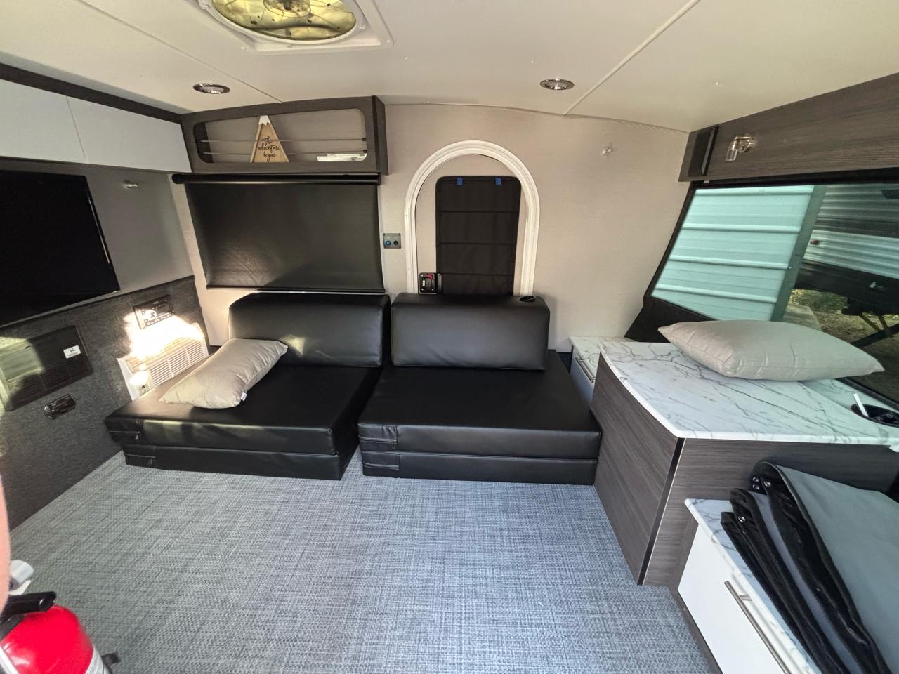 Intech Trailers Luna  2022