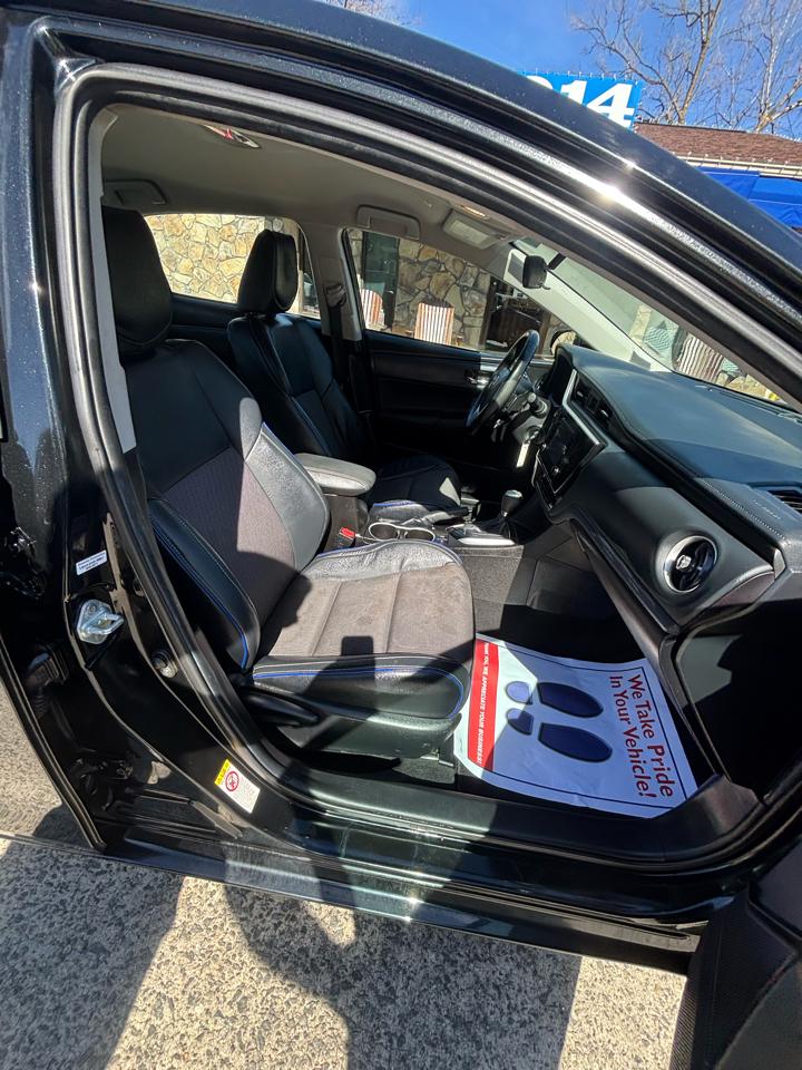 Toyota Corolla XLE CVT (Natl) 2019