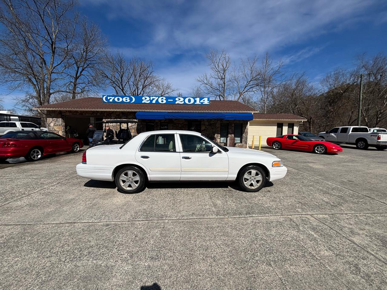 Ford Crown Victoria 4dr Sdn LX 2011