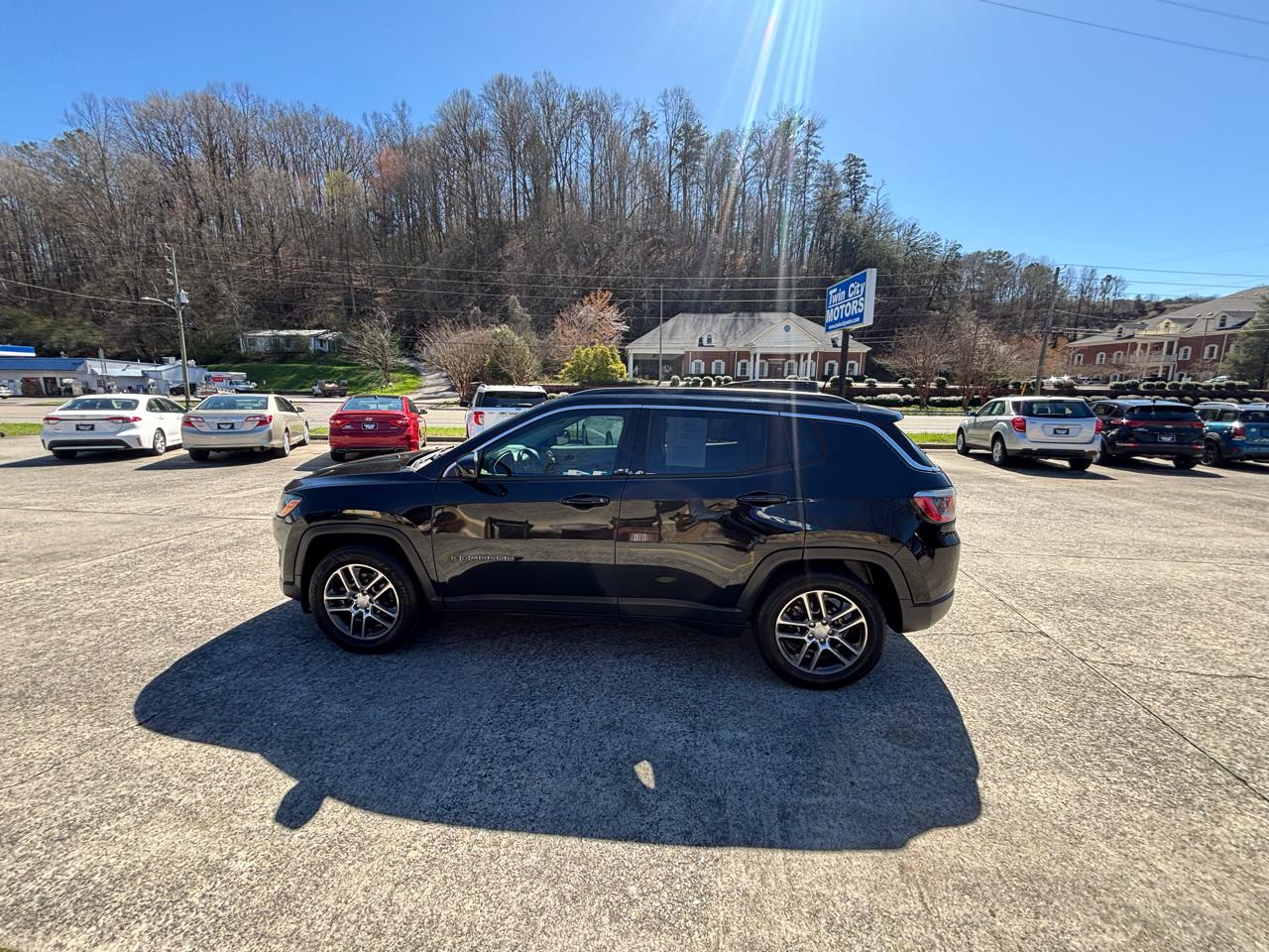 Jeep Compass Latitude w/Sun/Wheel Pkg FWD 2019