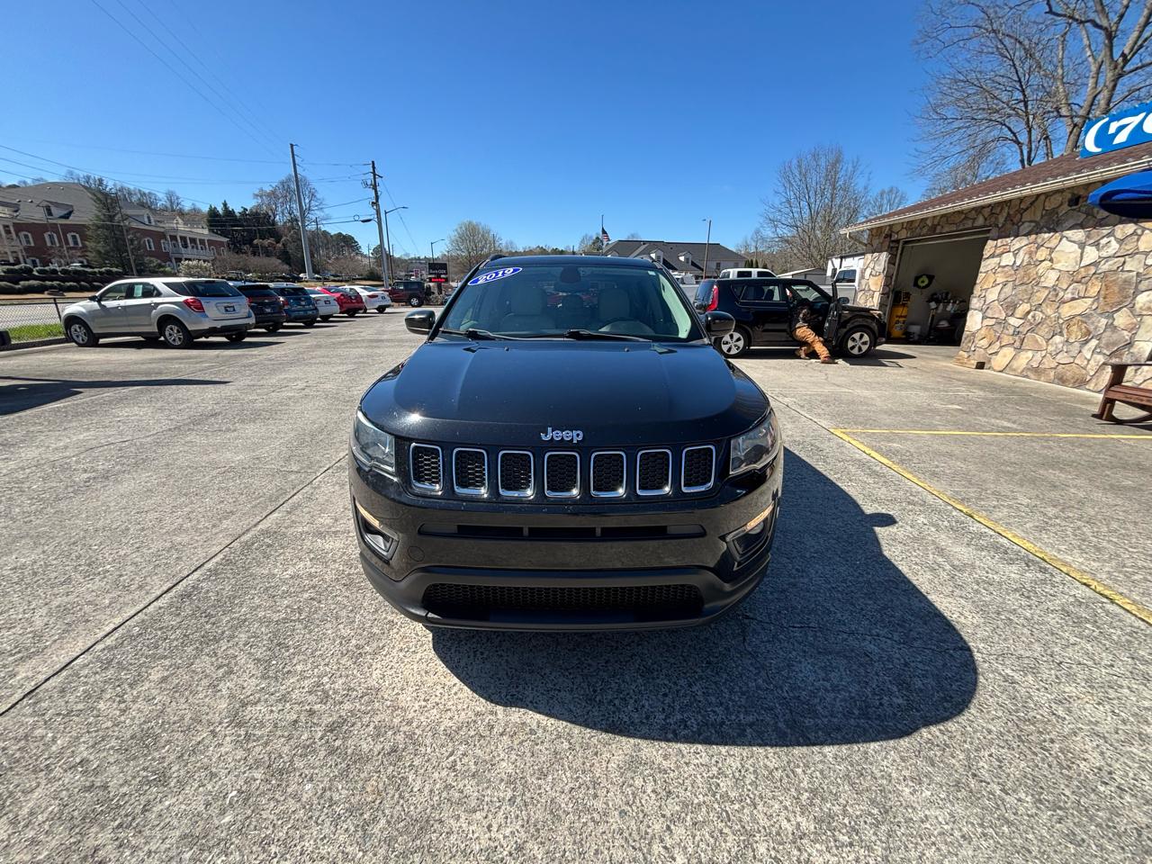 Jeep Compass Latitude w/Sun/Wheel Pkg FWD 2019