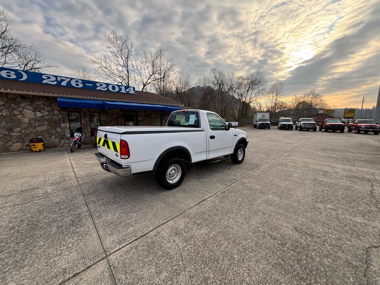 Ford F-150 XL 4WD Reg Cab 6.5' Box 1997