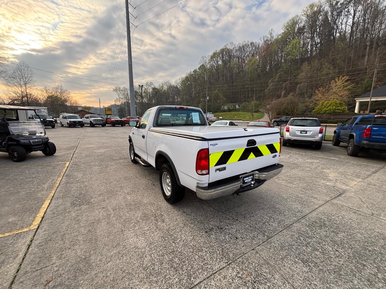 Ford F-150 XL 4WD Reg Cab 6.5' Box 1997