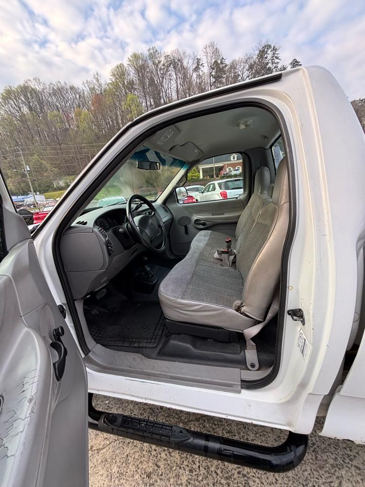 Ford F-150 XL 4WD Reg Cab 6.5' Box 1997