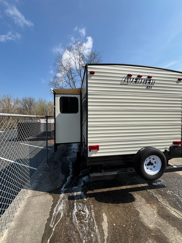 Forest River Avenger  2017