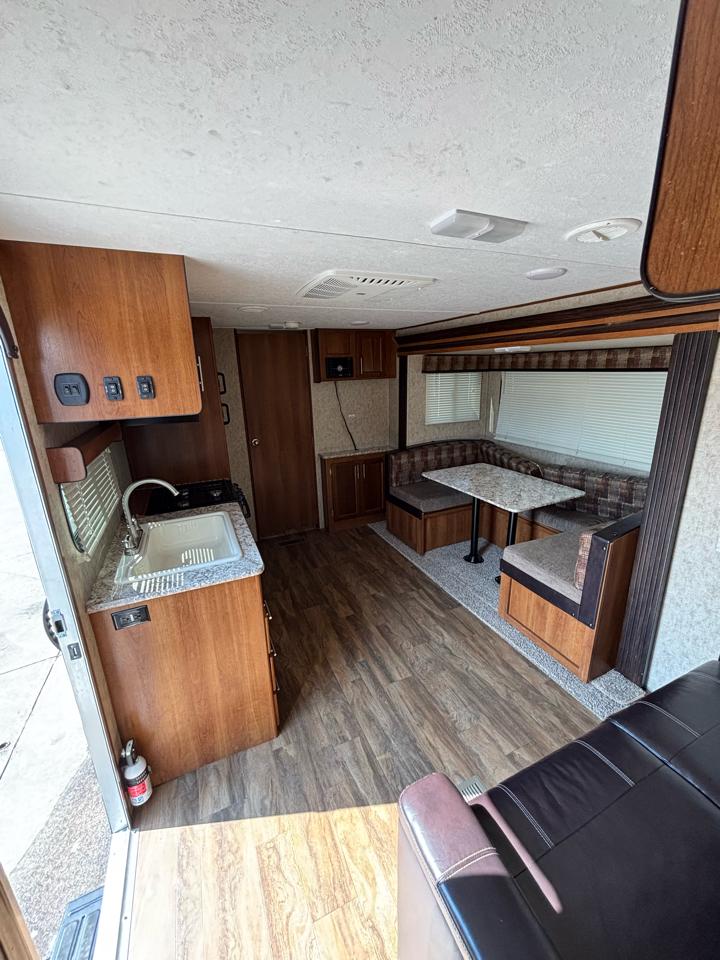 Forest River Avenger  2017