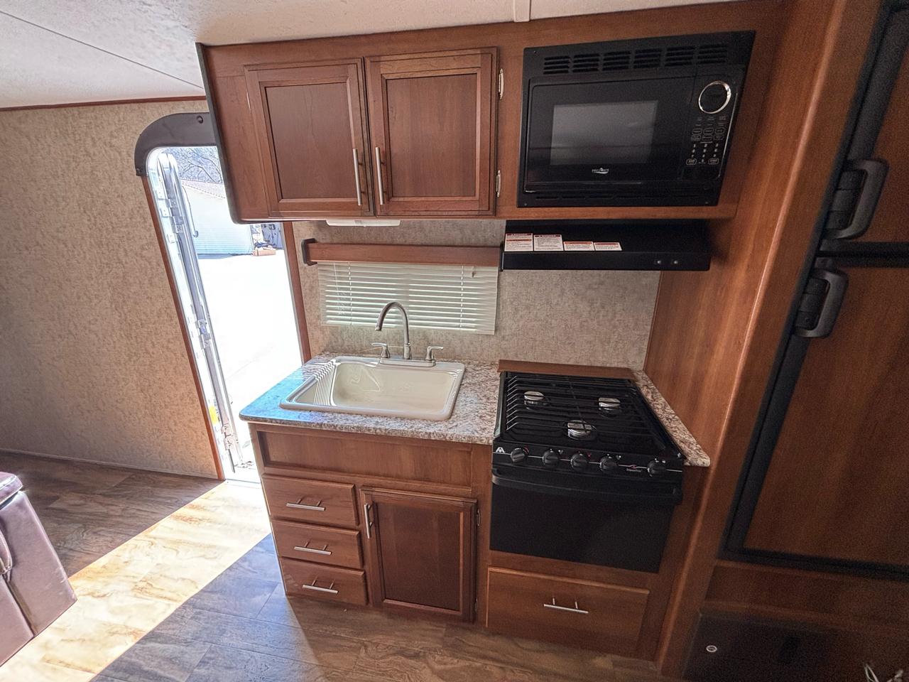 Forest River Avenger  2017