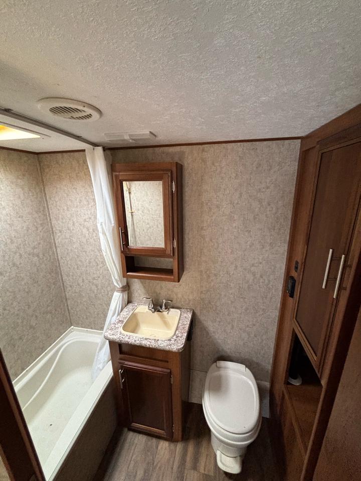 Forest River Avenger  2017