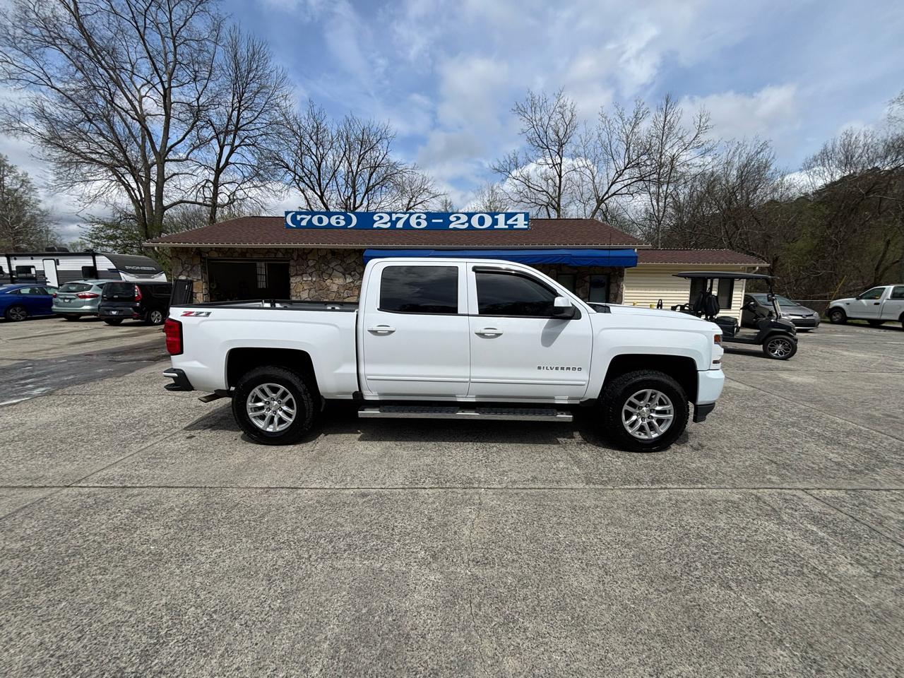 Chevrolet Silverado 1500 4WD Crew Cab 143.5" LT w/2LT 2017