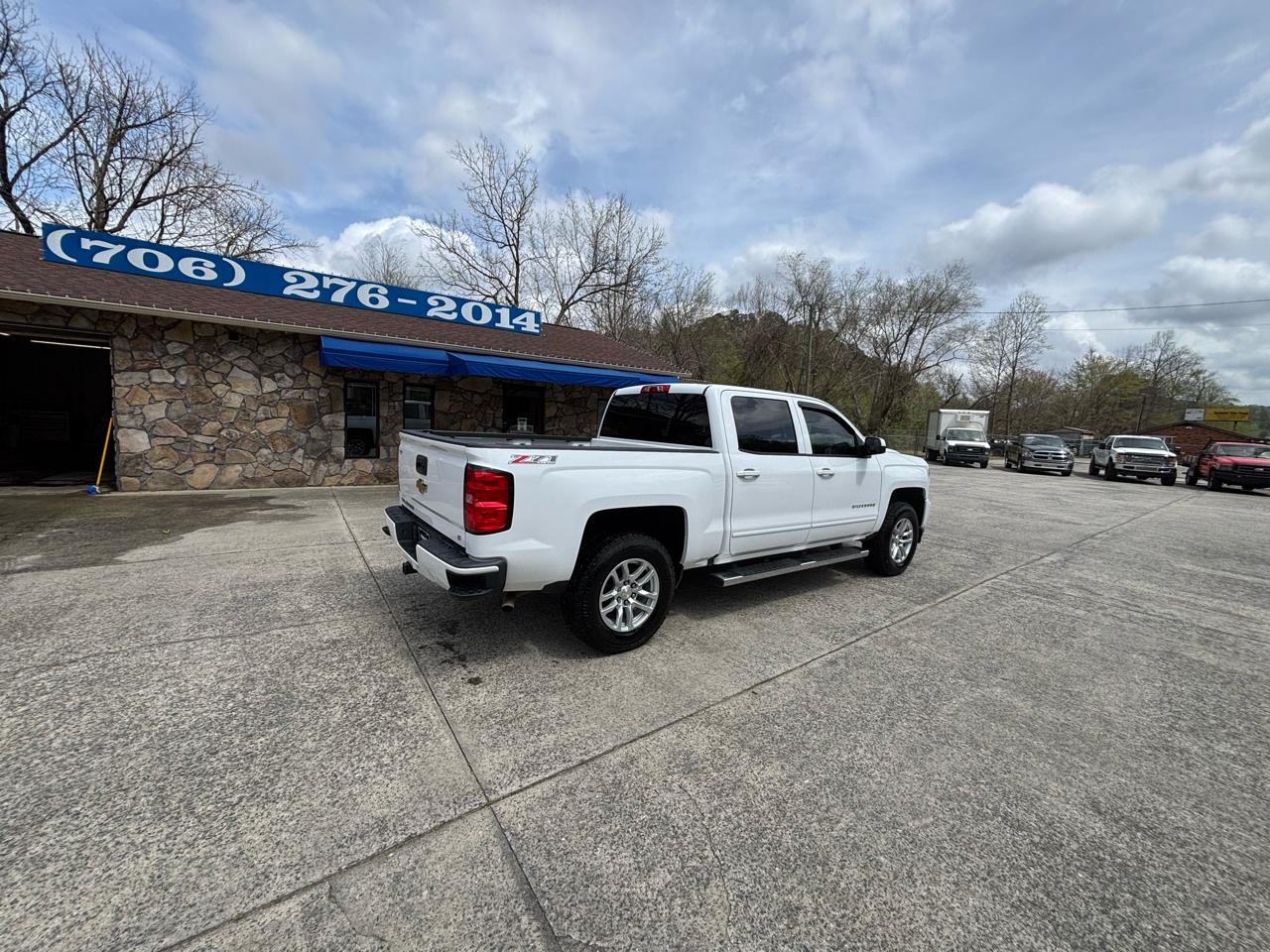 Chevrolet Silverado 1500 4WD Crew Cab 143.5" LT w/2LT 2017